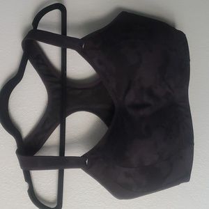 Black sports bra